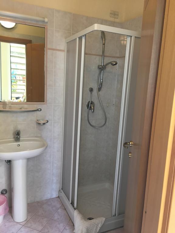 Hotel Bahia Виареджо Стая снимка
