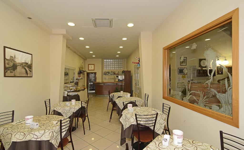 Hotel Bahia Виареджо Екстериор снимка